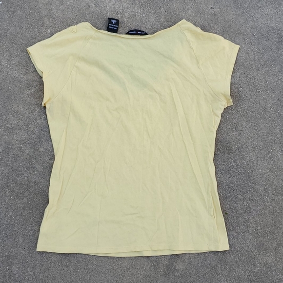 RELISTED Yellow crochet trim V neck top - Picture 3 of 3